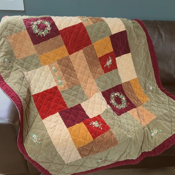 Quilt Handmade, Hand-embroidered Throw - Picture 1 of 5